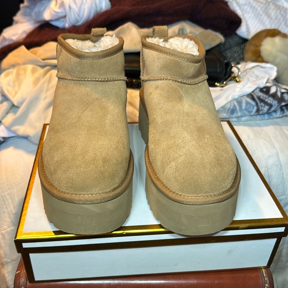 UGG classic ultra mini platform boots in chesnut